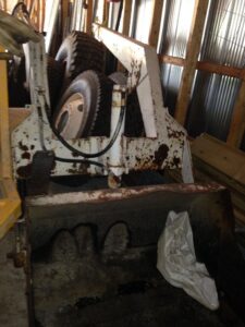 International 1501 Loader Arm & Bucket 1 of 1